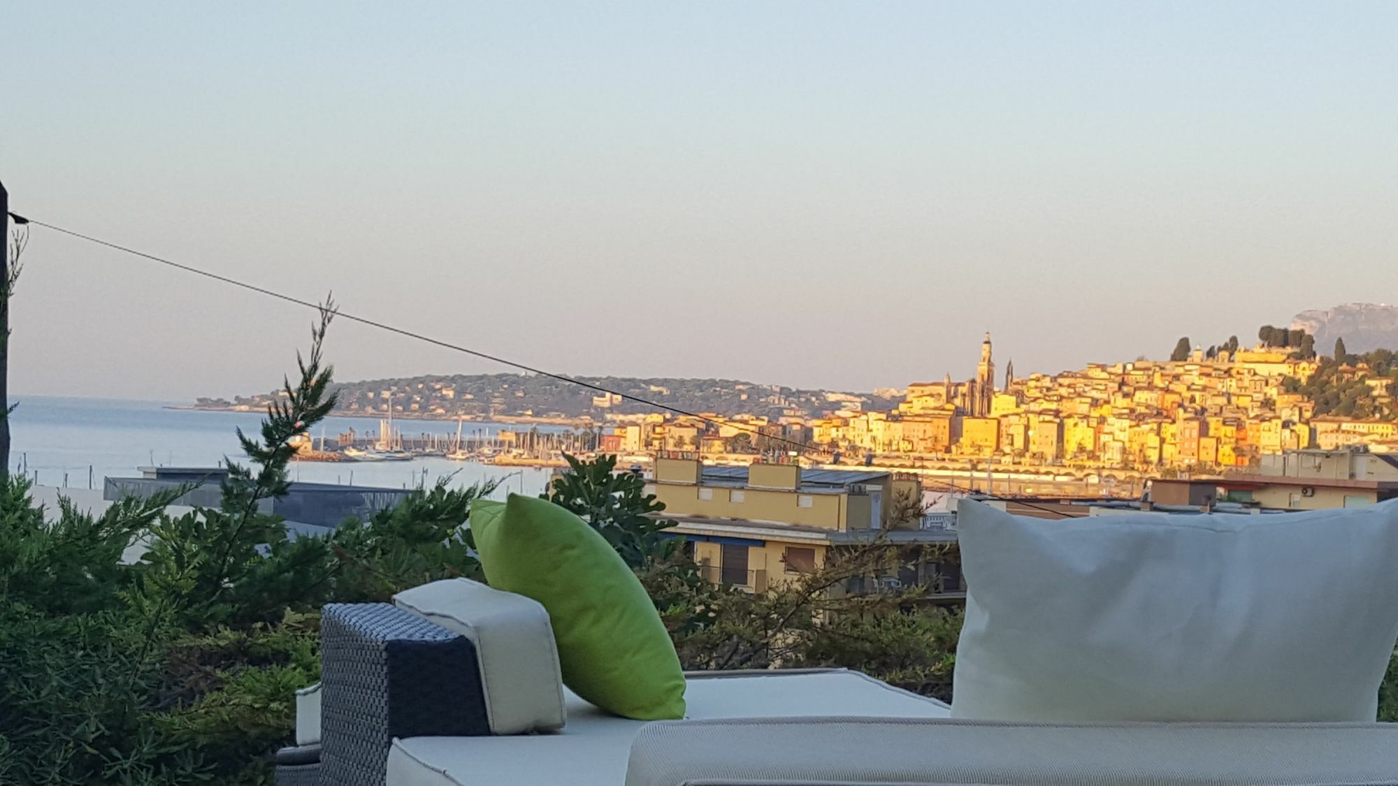 Cap Au Sud,Vue Panoramique Mer,Piscine Ментона Екстериор снимка